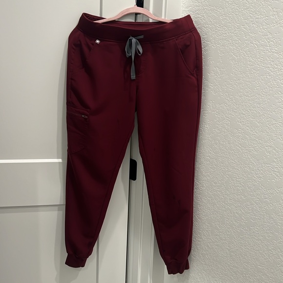 FIGS Women's Burgundy Zamora™ - Jogger Scrub Pants - M / Burgundy - Picture 7 of 7
